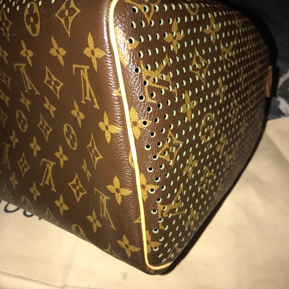 Louis Vuitton Limited Edition perforated Speedy - Picture 7 of 8